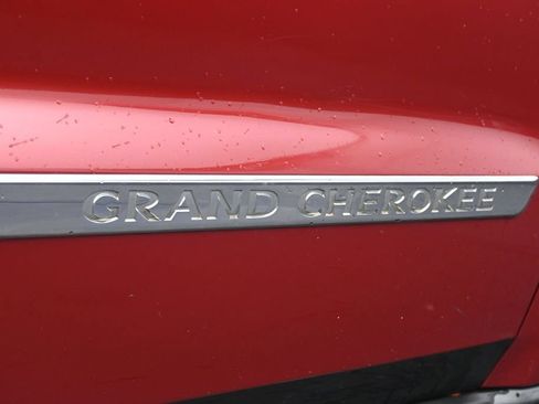 Used 2011 Jeep Grand Cherokee Overland AWD/4WD image 11