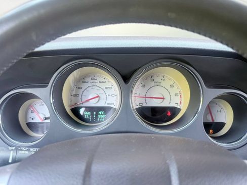Used 2014 Dodge Challenger R/T RWD image 15