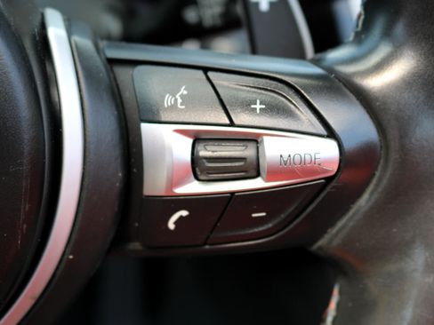 Used 2020 BMW M4 Convertible w/ Executive Package image 26