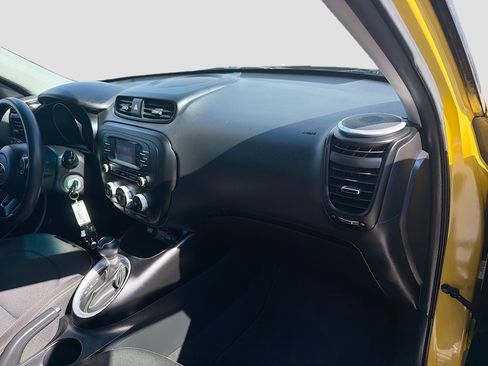 Used 2015 Kia Soul + image 31