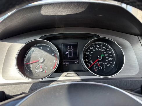 Used 2017 Volkswagen Golf S image 14