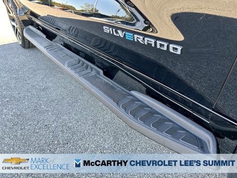 New 2024 Chevrolet Silverado EV RST image 17