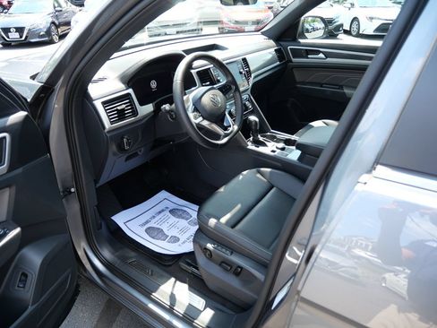 Used 2023 Volkswagen Atlas Cross Sport SEL AWD/4WD image 9