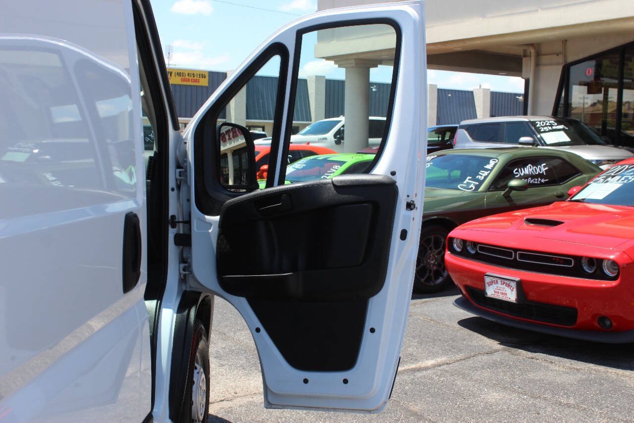 Used 2023 RAM ProMaster 2500 FWD image 11