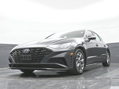 Certified 2023 Hyundai Sonata SEL w/ Preferred Accessory Package FWD image 37