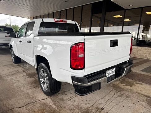 Used 2021 Chevrolet Colorado W/T RWD image 3
