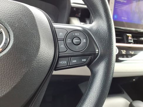 Used 2025 Toyota Corolla LE image 24