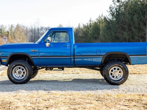 Used 1992 Dodge D/W Truck 250 image 8