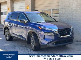 Used 2021 Nissan Rogue S video 1