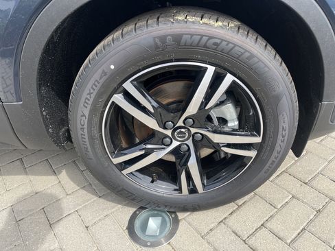 New 2026 Volvo XC40 B5 Core AWD/4WD image 23