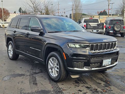 New 2025 Jeep Grand Cherokee L Laredo w/ Trailer Tow Package image 8