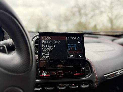 Used 2015 Alfa Romeo 4C Launch Edition w/ Convenience Group image 27