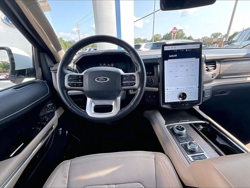 Certified 2023 Ford Expedition Limited AWD/4WD image 5