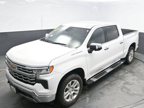 Used 2023 Chevrolet Silverado 1500 LTZ AWD/4WD image 25