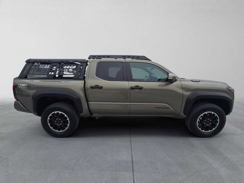 Used 2025 Toyota Tacoma TRD Off-Road w/ TRD Off Road Upgrade Package AWD/4WD image 8