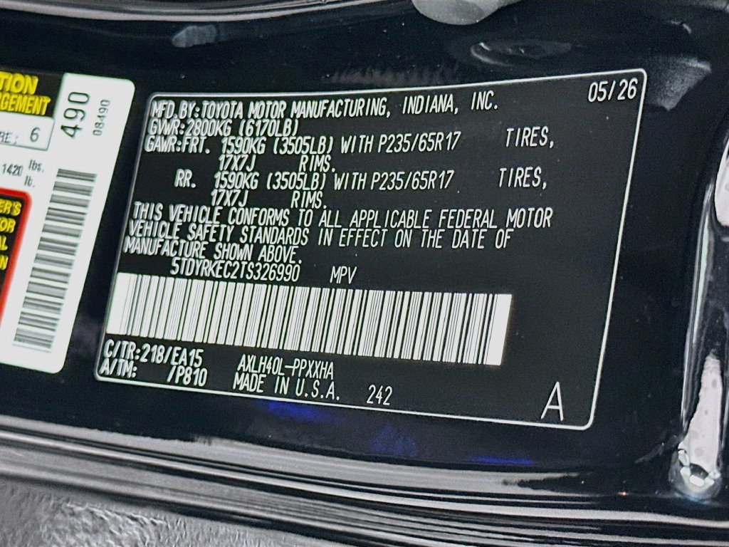 Used 2026 Toyota Sienna XLE FWD image 32