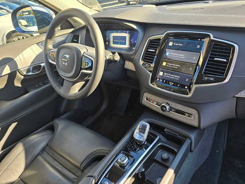 Certified 2024 Volvo XC90 B6 Ultimate w/ Protection Package Premier image 10