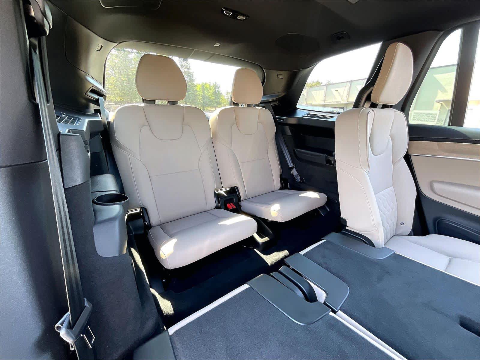 New 2026 Volvo XC90 T8 Plus w/ Protection Package Premier AWD/4WD image 28