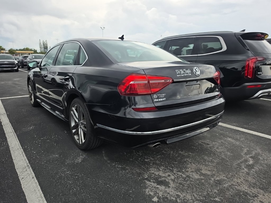 Used 2017 Volkswagen Passat 1.8T R-Line FWD image 12
