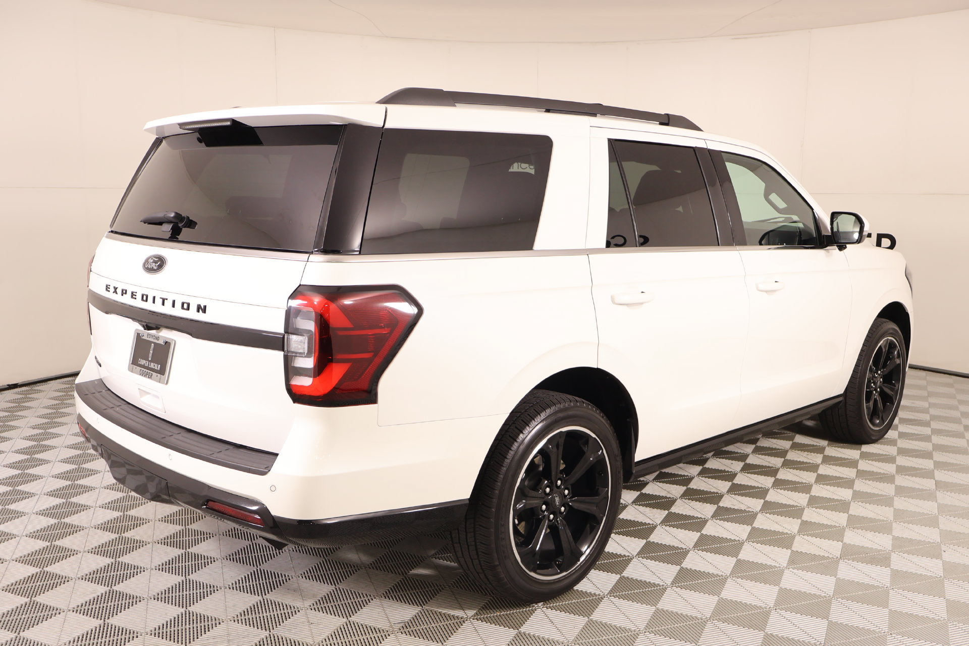 Used 2023 Ford Expedition Limited RWD image 23