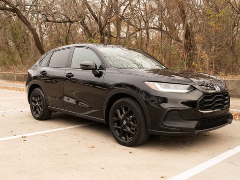 Certified 2024 Honda HR-V Sport image 2