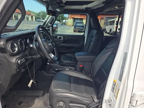 Used 2021 Jeep Wrangler Unlimited Sahara AWD/4WD image 7