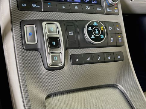 Used 2021 Hyundai Palisade Limited image 17