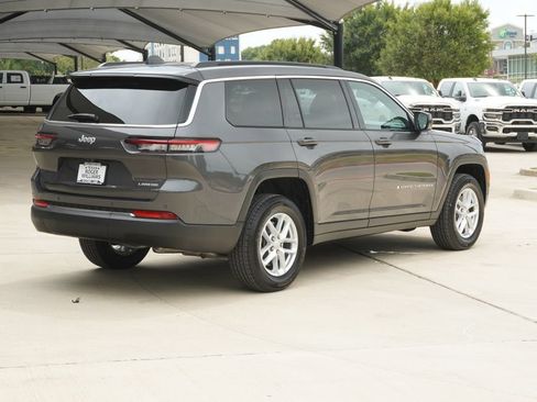 Used 2025 Jeep Grand Cherokee L Laredo RWD image 5
