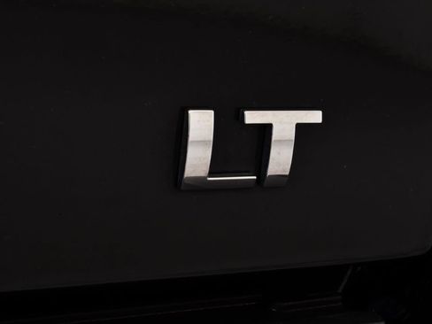 Used 2018 Chevrolet Silverado 1500 LT w/ All Star Edition AWD/4WD image 23