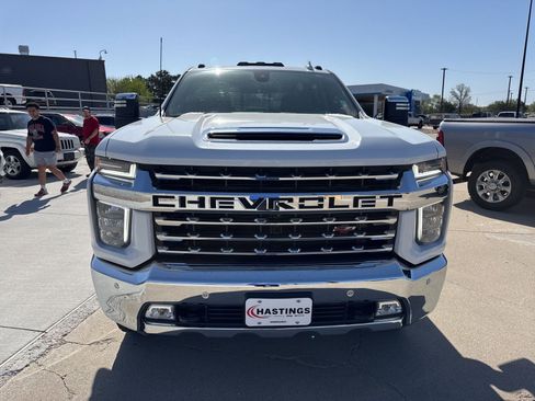 Used 2022 Chevrolet Silverado 2500 LTZ w/ LTZ Plus Package AWD/4WD image 8