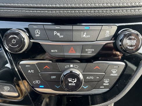 New 2026 Chrysler Pacifica Limited w/ S Appearance Package image 33