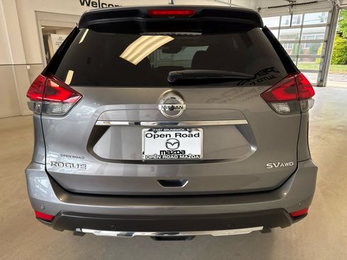 Used 2019 Nissan Rogue SV w/ Sun & Sound Touring Package AWD/4WD image 6