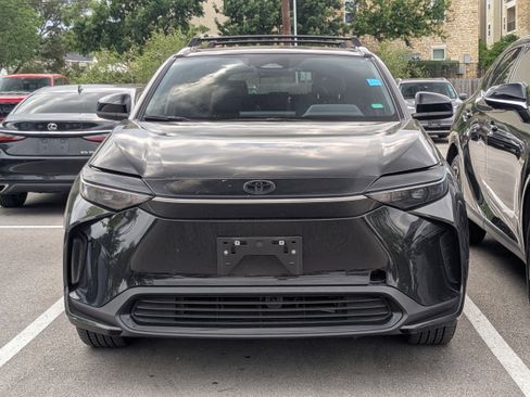 Used 2025 Toyota bZ4X AWD image 2
