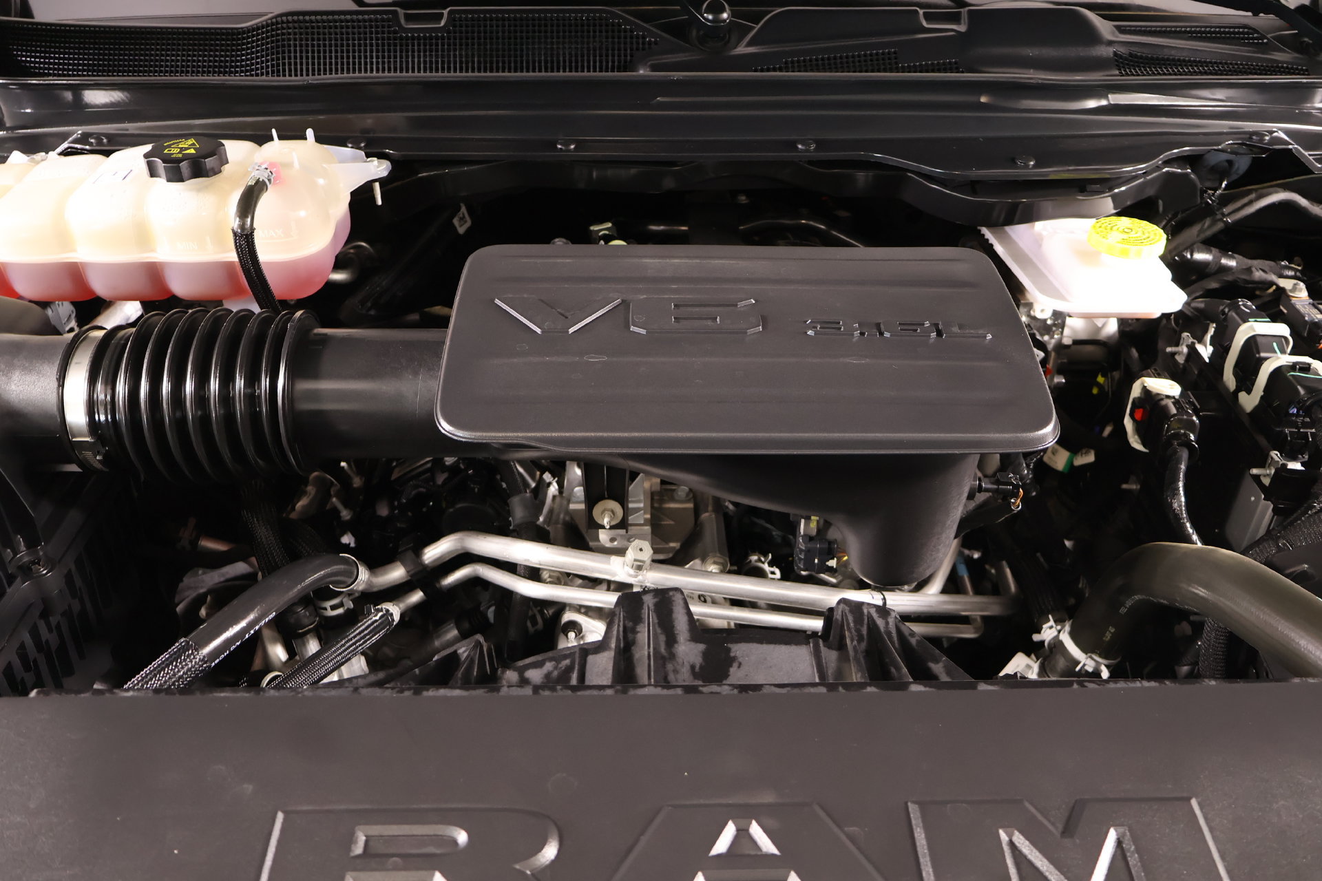Used 2025 RAM 1500 Tradesman w/ Night Edition AWD/4WD image 18