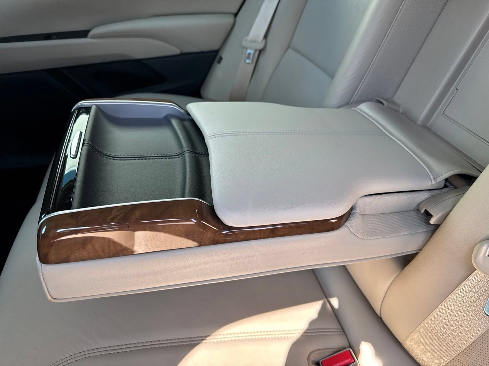 Used 2019 Cadillac XTS FWD image 14