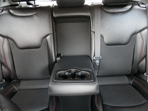Used 2019 Jeep Compass Trailhawk w/ Cold Weather Group AWD/4WD image 13