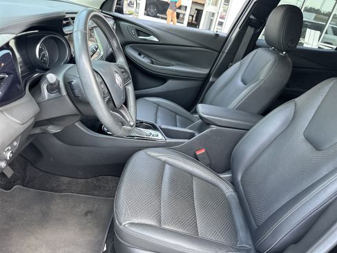 Used 2023 Buick Encore GX Essence w/ Experience Buick Package FWD image 10