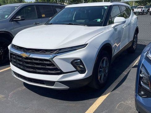 Used 2023 Chevrolet Blazer LT w/ Convenience Package FWD image 1