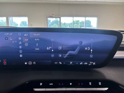 Used 2025 Buick Enclave Sport Touring w/ Power Package image 44