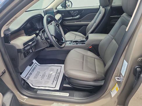 New 2025 Lincoln Corsair Reserve w/ Equipment Group 202A image 12