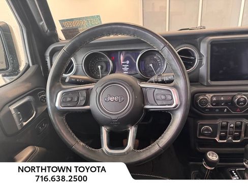 Used 2023 Jeep Wrangler Unlimited Sahara w/ Cold Weather Group AWD/4WD image 7