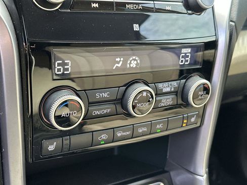 Used 2022 Subaru Ascent Premium w/ Convenience Package image 28