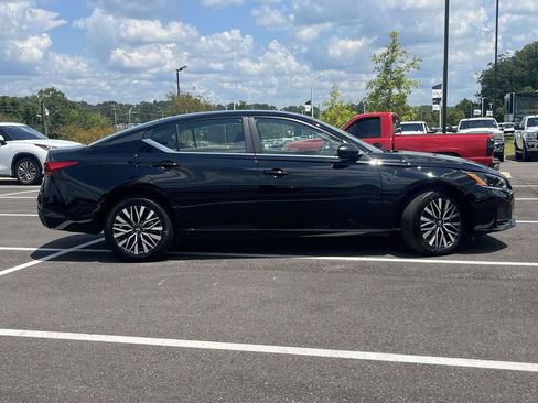 Used 2026 Nissan Altima 2.5 SV AWD/4WD image 2