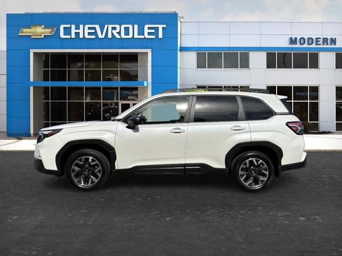 Used 2025 Subaru Forester Premium w/ Convenience Package #1 AWD/4WD image 2