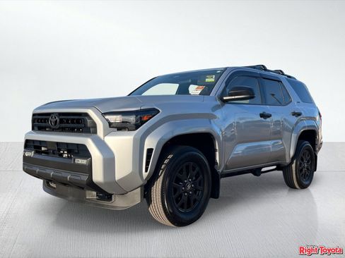 Certified 2025 Toyota 4Runner SR5 AWD/4WD image 2