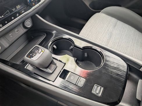 Used 2021 Nissan Rogue SV image 25