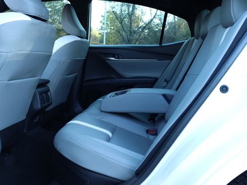 Used 2026 Toyota Camry SE image 11