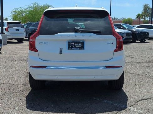 Certified 2025 Volvo XC90 B6 Core image 7