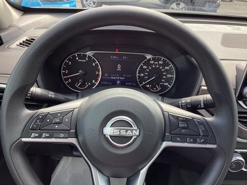 Used 2025 Nissan Altima 2.5 SV FWD image 26