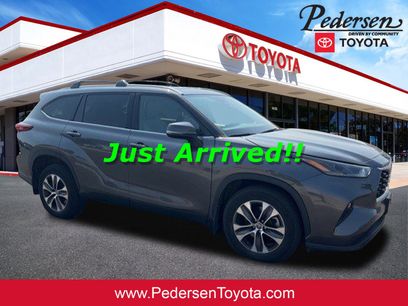 Used 2022 Toyota Highlander XLE